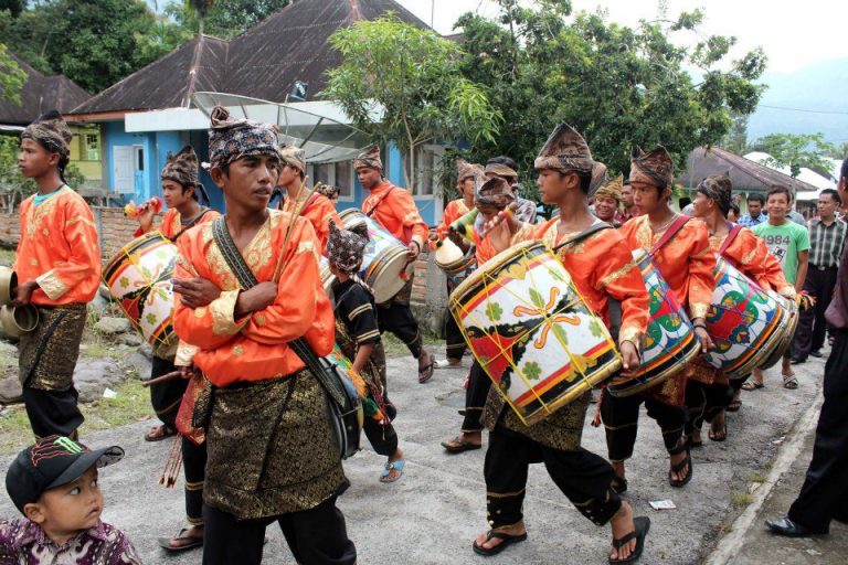 46 Nama Alat Musik Tradisional Indonesia Beserta Daerah ...